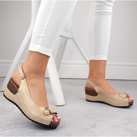 Sandalias cuña mujer cómodas beige eVento 6230 5