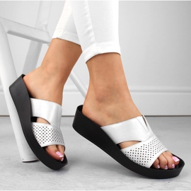 Chanclas de mujer plateadas con goma elástica, plata brillo, Sabatina 2318-4 4