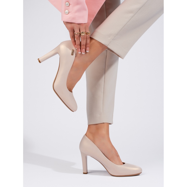 Elegantes zapatos de tacón con perlas de Sergio Leone beige 1