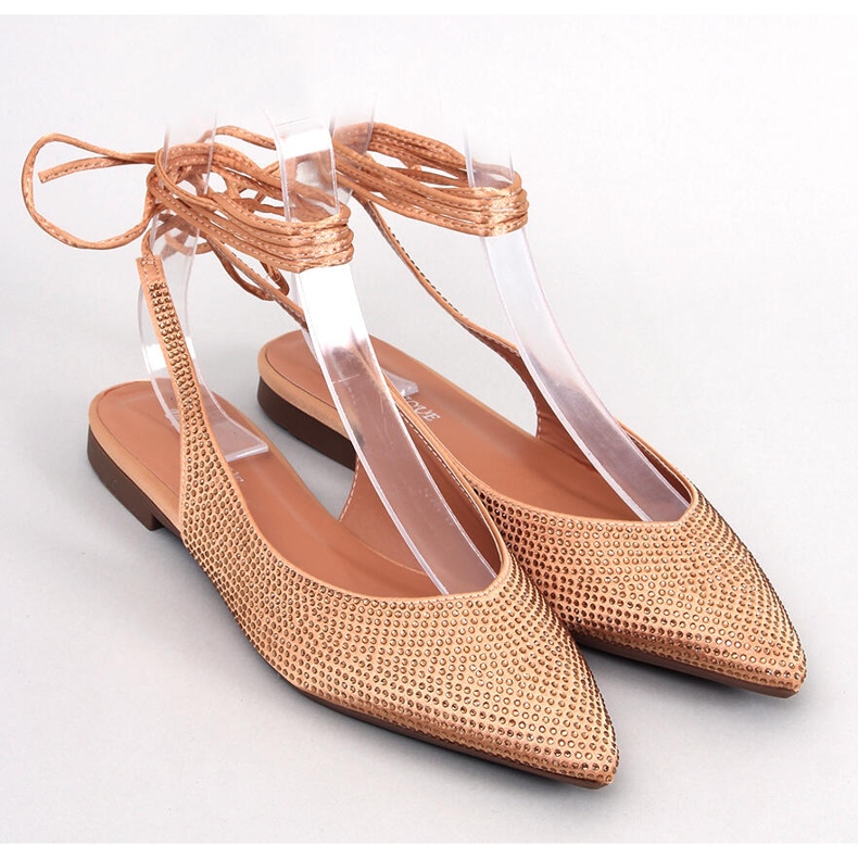 Bailarinas de tacón abierto con diamantes de imitación de Vonda Champagne dorado 1