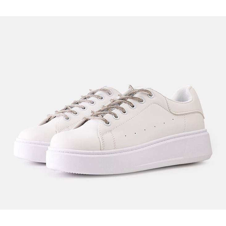 Zapatillas blancas con llamativo adorno Asmait. blanco 1