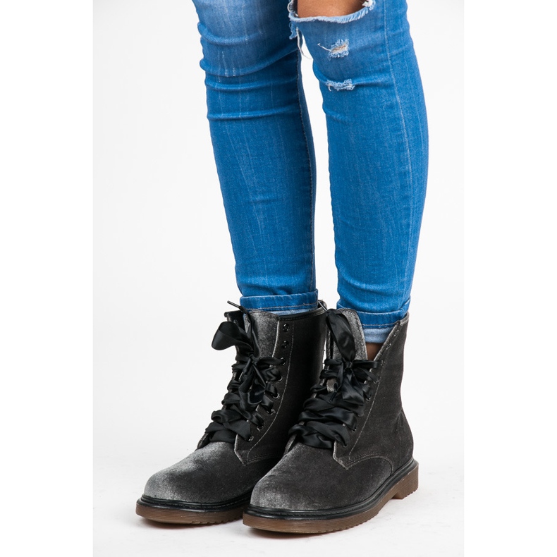 Vices New Collection Trabajadores con un arco gris 1