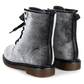 Vices New Collection Trabajadores con un arco gris 3