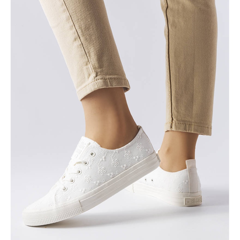 Deportivas blancas con bordado Big Star LL274223 blanco 2