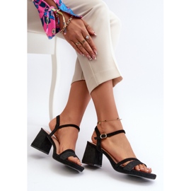 Sandalias De Mujer De Tacón Alto Con Tira Brillante Negro Tessata 7