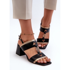 Sandalias Elegantes de Piel con Tacon Laura Messi 2768 Negro 6