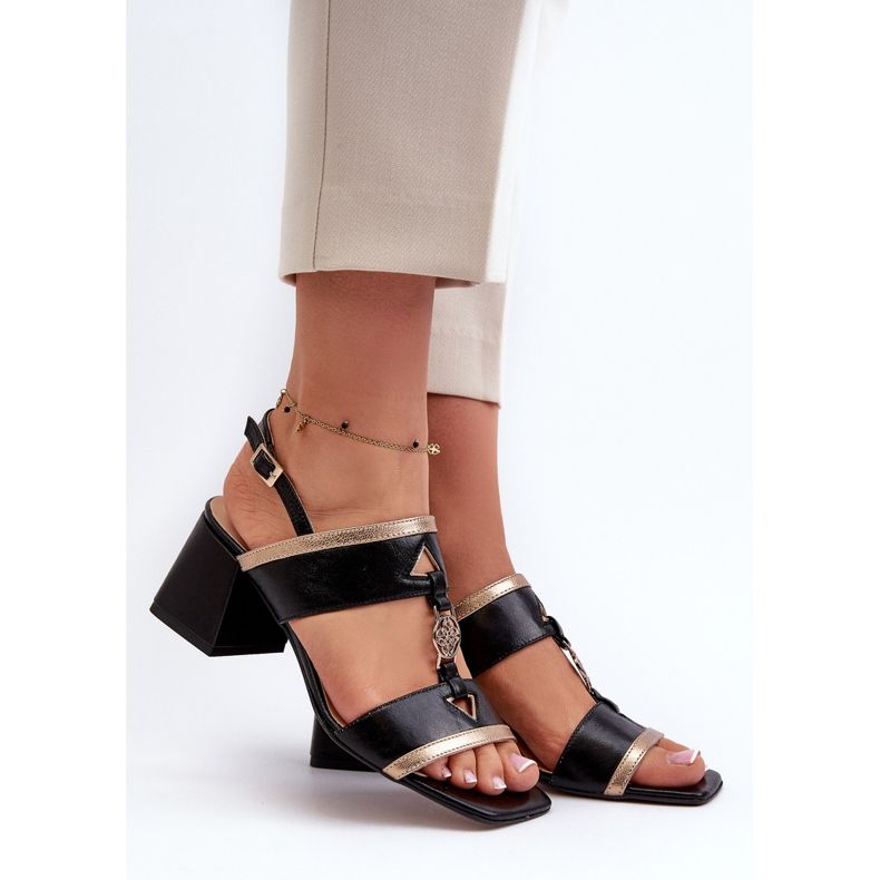 Sandalias Elegantes de Piel con Tacon Laura Messi 2768 Negro 1