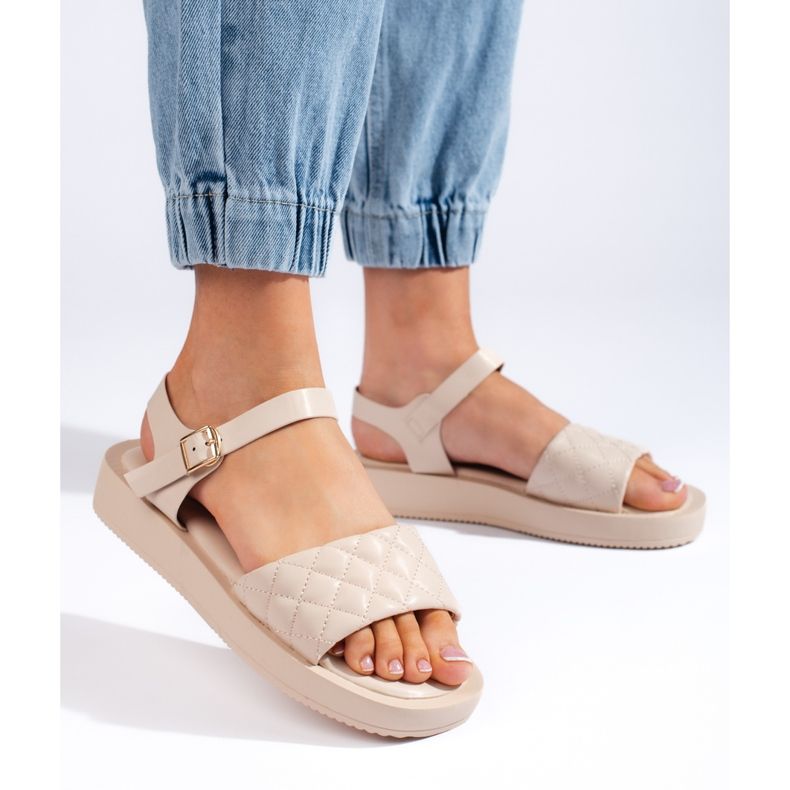 Sandalias de mujer beige con plataforma. 2