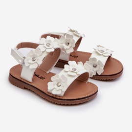 Sandalias Infantiles Lacadas Decoradas con Flores, Tinette Blanco 1