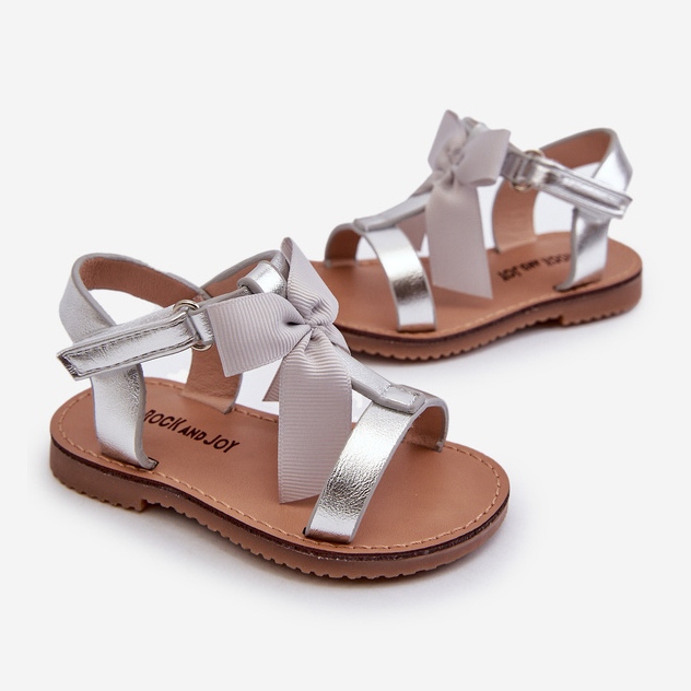 Sandalias infantiles con lazo de velcro plateado Joratia plata 2