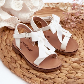 Sandalias infantiles lacadas con lazo de velcro blanco Joratia 3