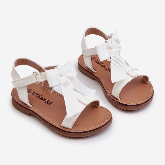 Sandalias infantiles lacadas con lazo de velcro blanco Joratia 1 Sandalias infantiles lacadas con lazo de velcro blanco Joratia 1