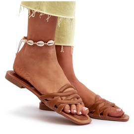 Chanclas de cuero ecológico de tacón plano marrón 7