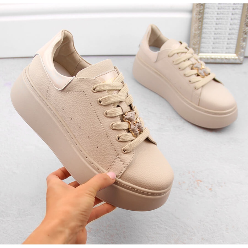 Deportivas mujer piel con plataforma y osito beige Vinceza 66641 1 Deportivas mujer piel con plataforma y osito beige Vinceza 66641 1