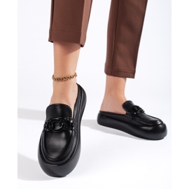 Chanclas de mujer negras cerradas y elegantes. negro 1