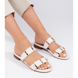 Chanclas de mujer blancas con suela plana. blanco 3