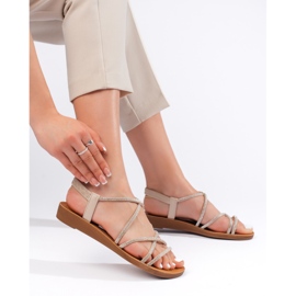 Sandalias slip-on beige con pedrería 3