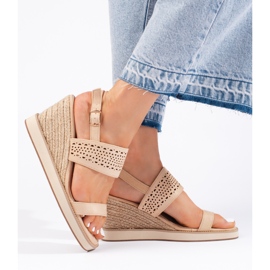 Sandalias cuña mujer beige 1