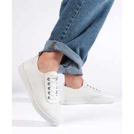 Zapatillas blancas clásicas de mujer. blanco 3