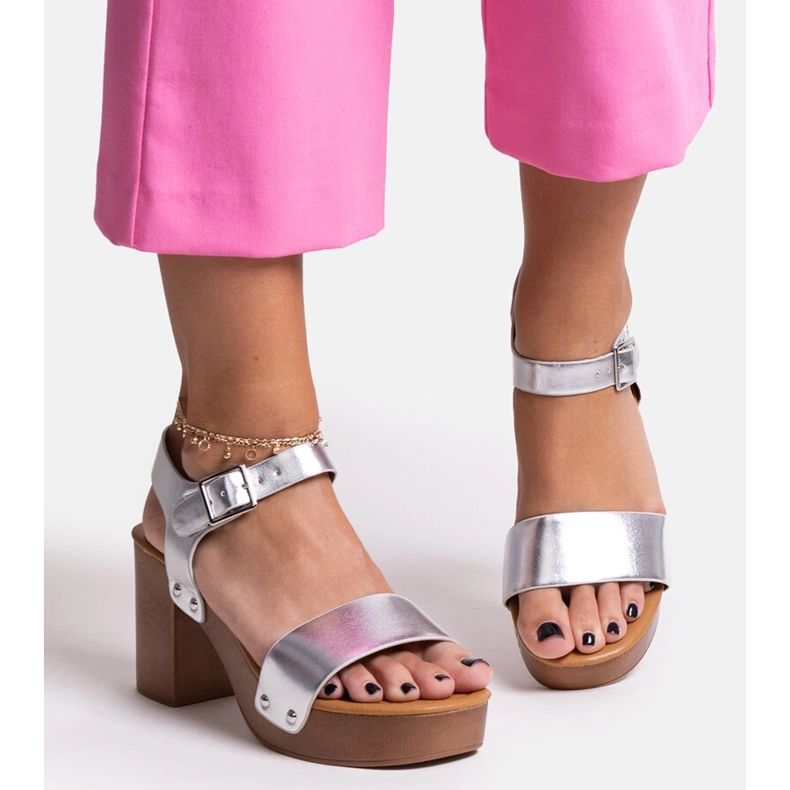 Sandalias de tacón Adilar macizas plateadas plata 1