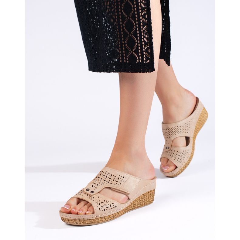Sandalias cuña mujer beige 1