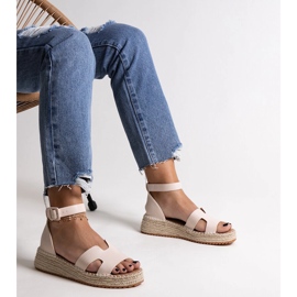 Sandalias con cuña beige de Laurencia 3