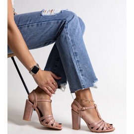 Sandalias de tacón rosa de Mikaii 1