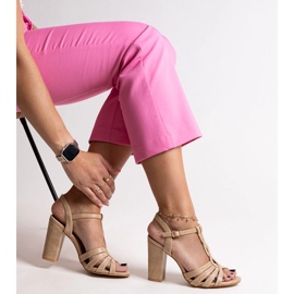 Sandalias de tacón beige de Mikaii 1 Sandalias de tacón beige de Mikaii 1