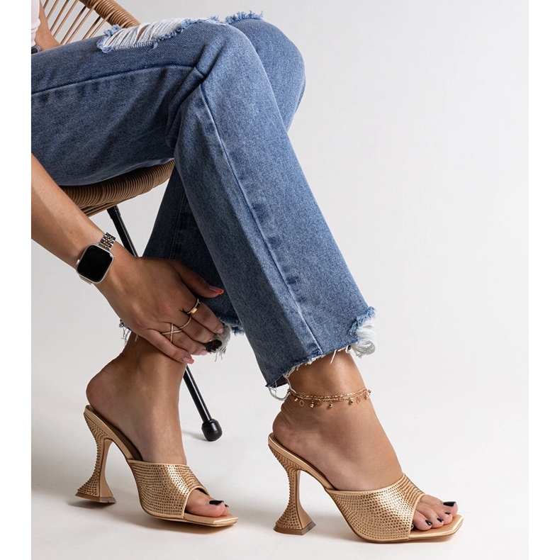 Chanclas de tacón doradas con circonitas de Genowefa dorado 1 Chanclas de tacón doradas con circonitas de Genowefa dorado 1