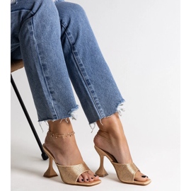 Chanclas de tacón doradas con circonitas de Genowefa dorado 3