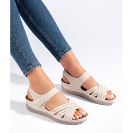 Sandalias mujer velcro beige 1