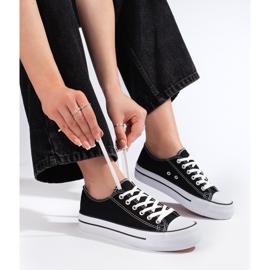 Zapatillas clásicas de mujer negras. negro 1