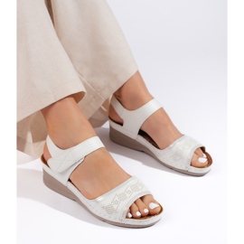 Sandalias mujer blancas con velcro. blanco 1