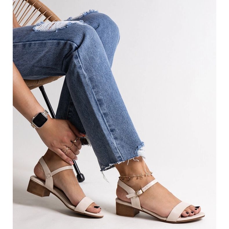 Sandalias tacón bajo beige Basina 1