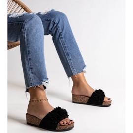 Chanclas negras con flores en la plataforma Apolonia negro 3