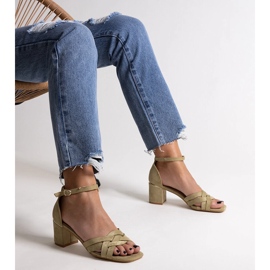 Sandalias de tacón verdes de Wajda 3