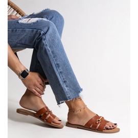 Chanclas marrones con accesorios dorados de Drahomíra marrón 1