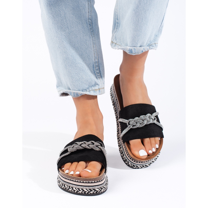 Zapatillas negras en la plataforma negro 1 Zapatillas negras en la plataforma negro 1