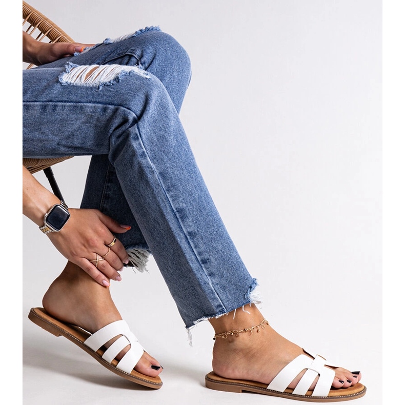 Chanclas clásicas blancas con decoración Umayma. blanco 1 Chanclas clásicas blancas con decoración Umayma. blanco 1