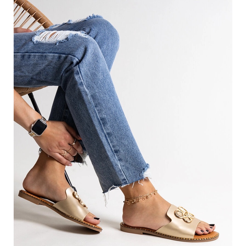 Chanclas doradas con hebilla decorativa Safi dorado 1