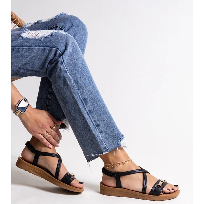 Sandalias negras con hebilla dorada de Pamphila negro 1