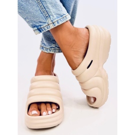 Brassie DK.BEIGE chanclas de espuma con plataforma - beige oscuro 3