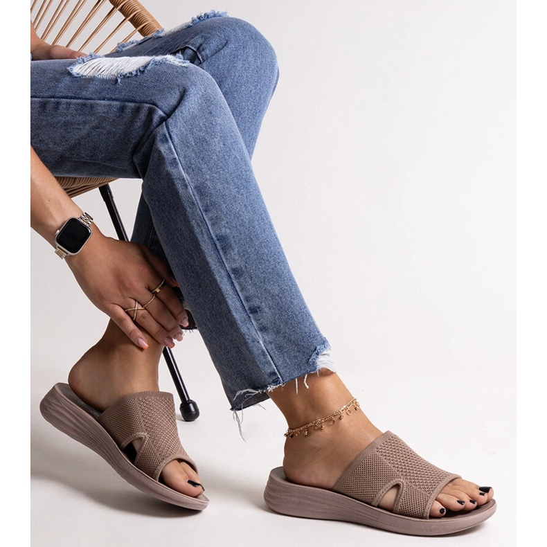 Chanclas Linah con plataforma marrón 1