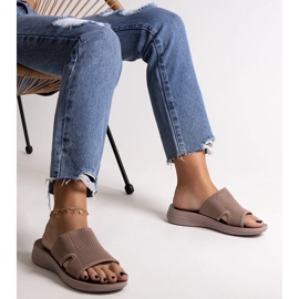 Chanclas Linah con plataforma marrón 3