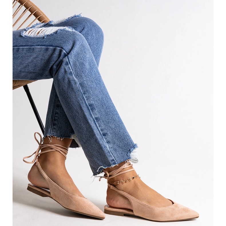 Bailarinas Leaia beige con cordones y tacón abierto 1