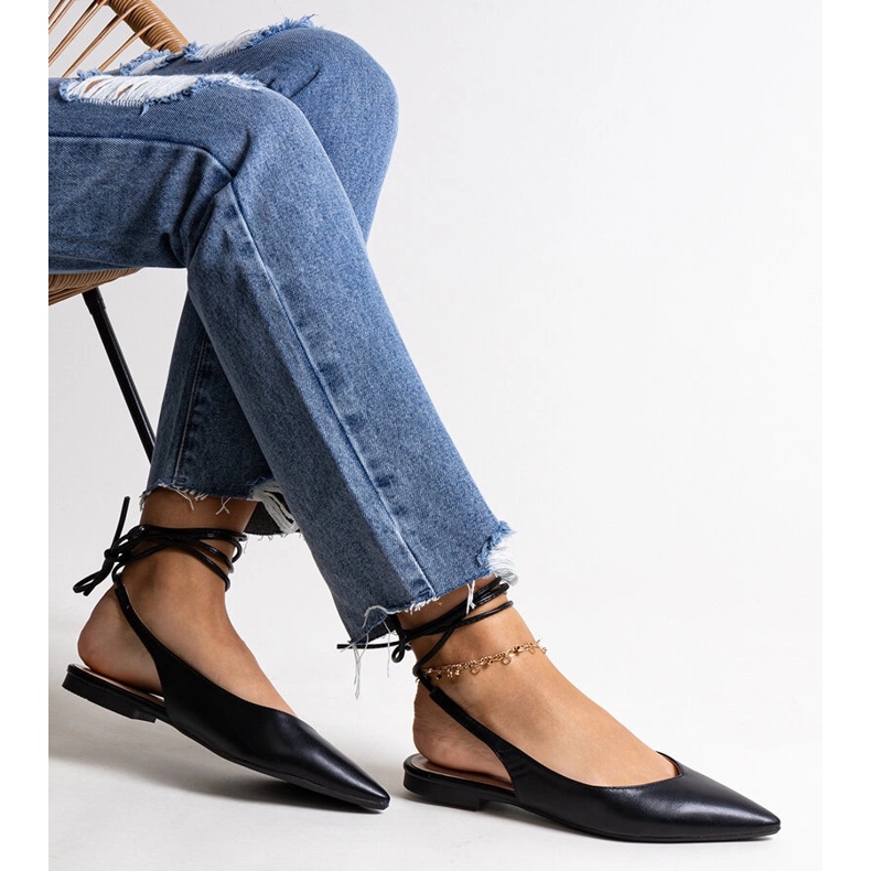 Bailarinas negras atadas confeccionadas en ecopiel Batra negro 1