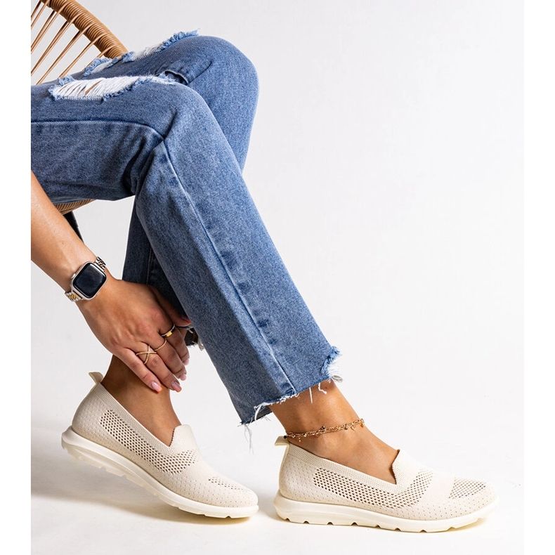 Zapatillas beige con suela de espuma de Rahima 1