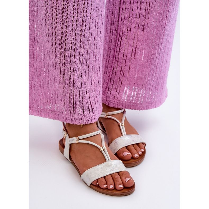 Sandalias Planas Mujer Con Tiras S.Barski KV27-010 Blanco y Plata 2