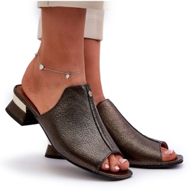 Chanclas elegantes para mujer de piel natural con tacón bajo Maciejka 06360-20 Grafito negro 9