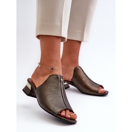 Chanclas elegantes para mujer de piel natural con tacón bajo Maciejka 06360-20 Grafito negro 2